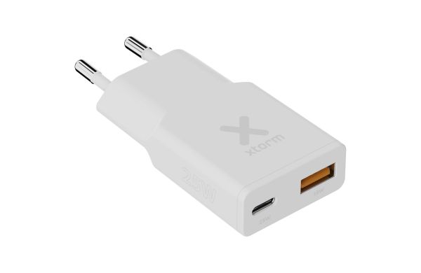 Xtorm XG2SL025 Go2 SlimLine 25W Ladegerät, weiss
