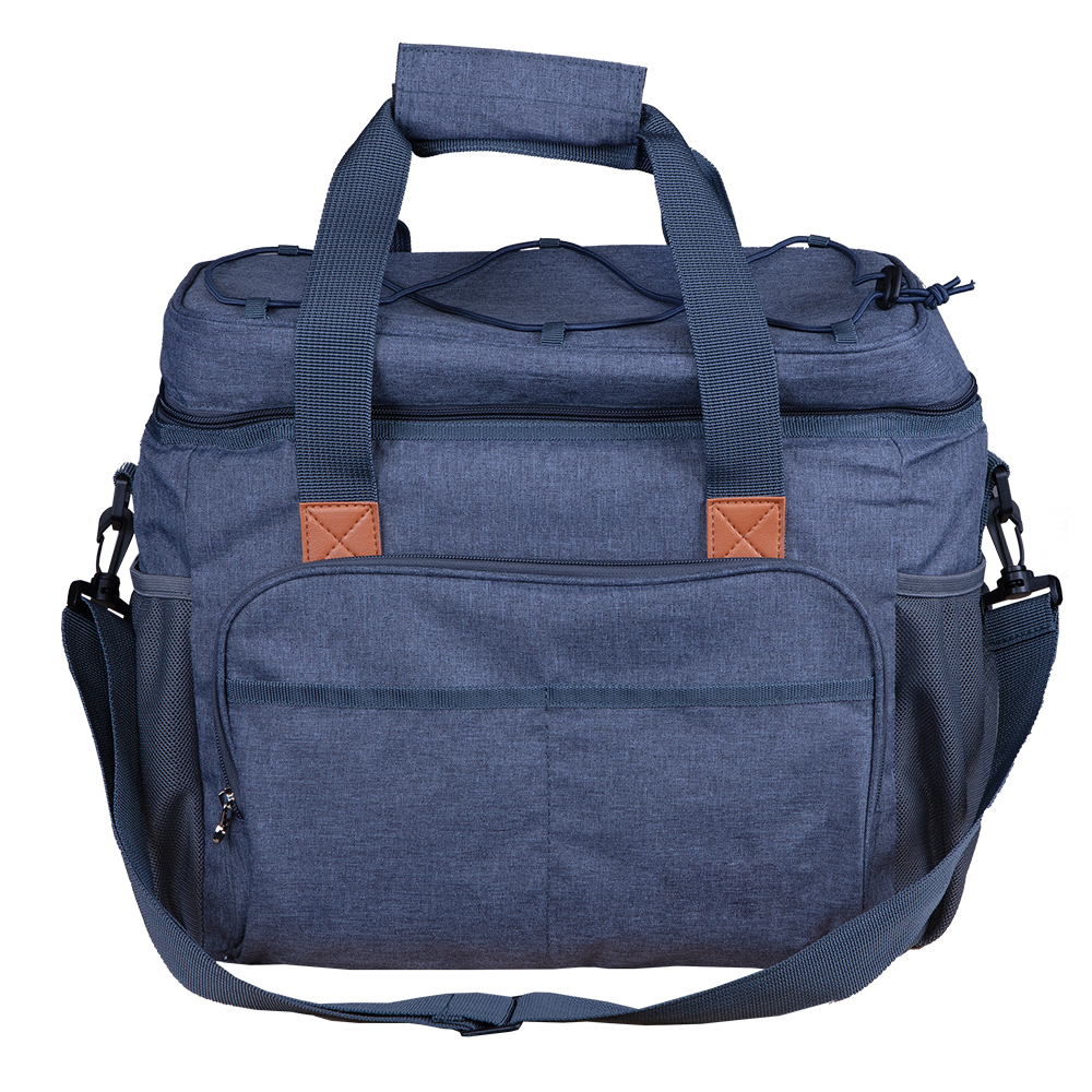 auf der unteren Reißverschlusstasche (5 x 3 cm)